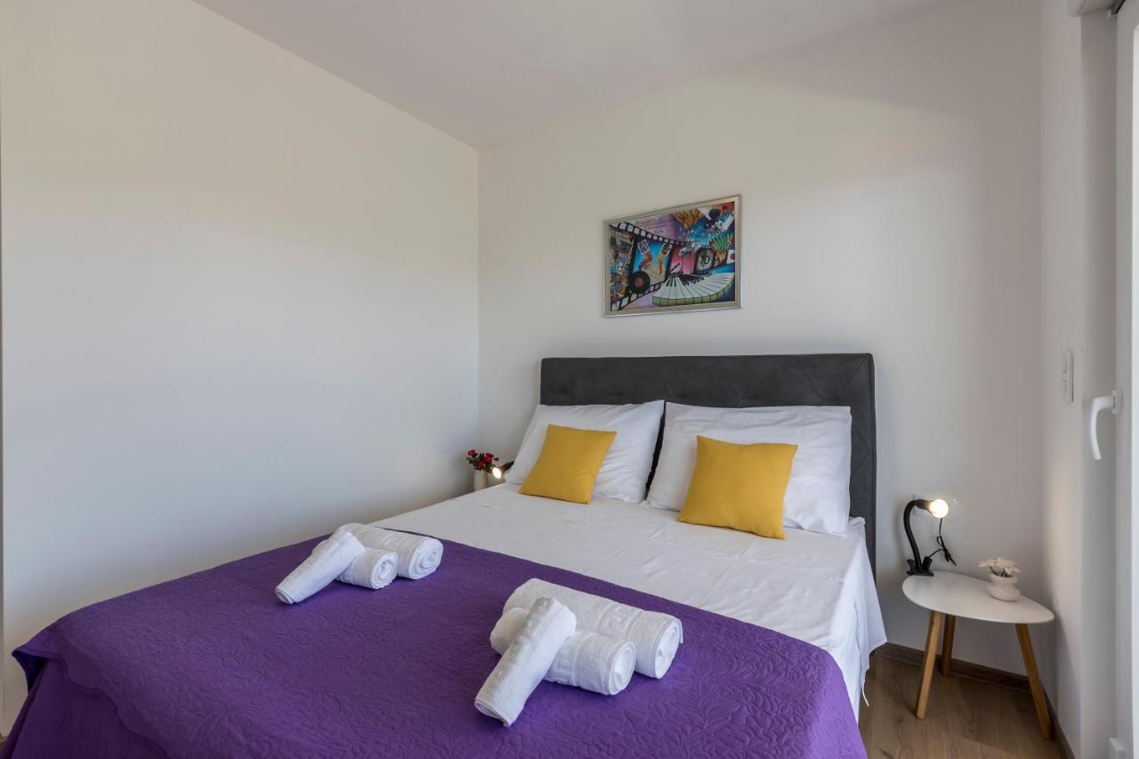 Luxury Villa La Nonna Ana - Heated Pool, Sea View, Near Split Kaštela Екстериор снимка