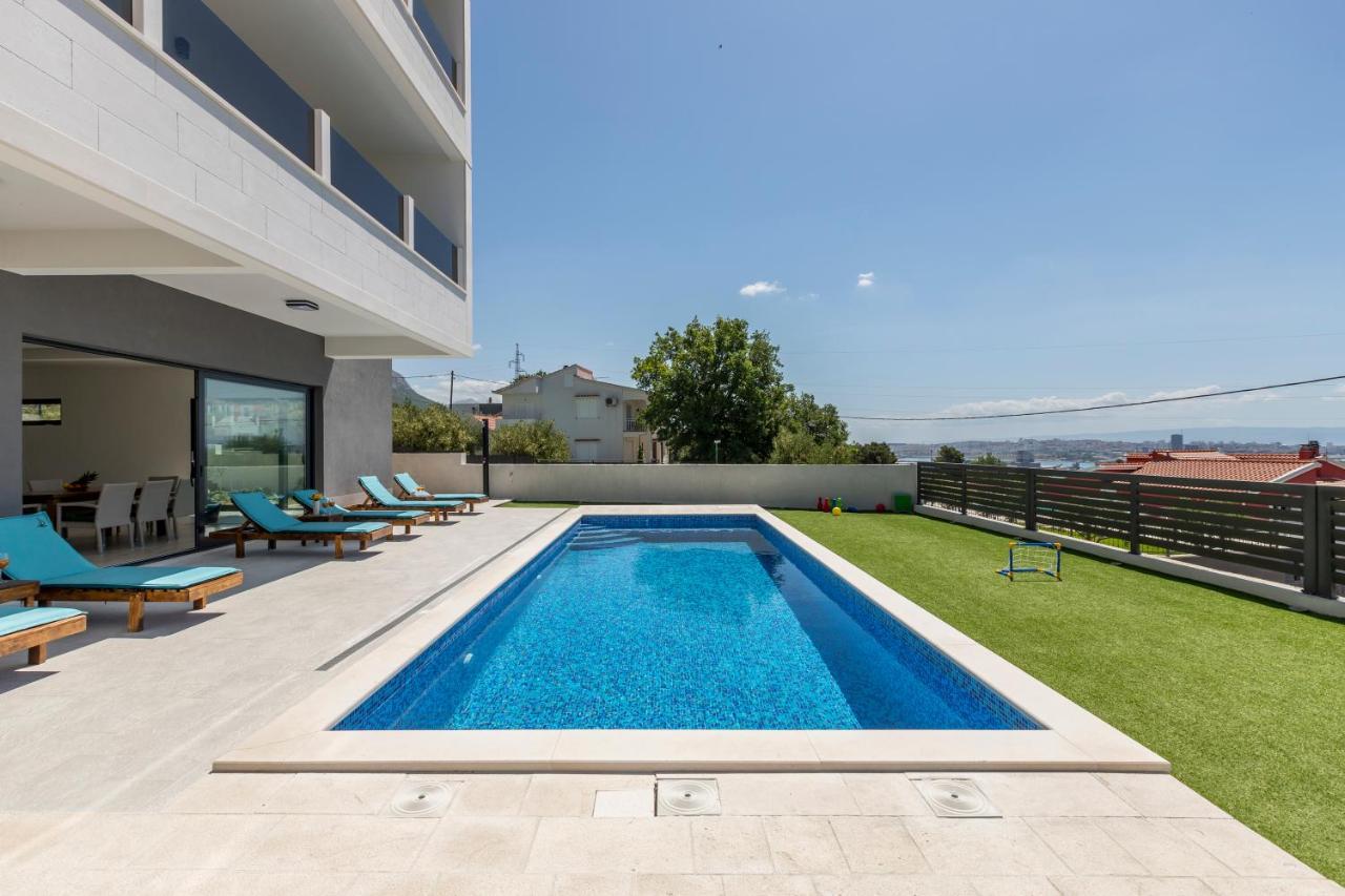 Luxury Villa La Nonna Ana - Heated Pool, Sea View, Near Split Kaštela Екстериор снимка