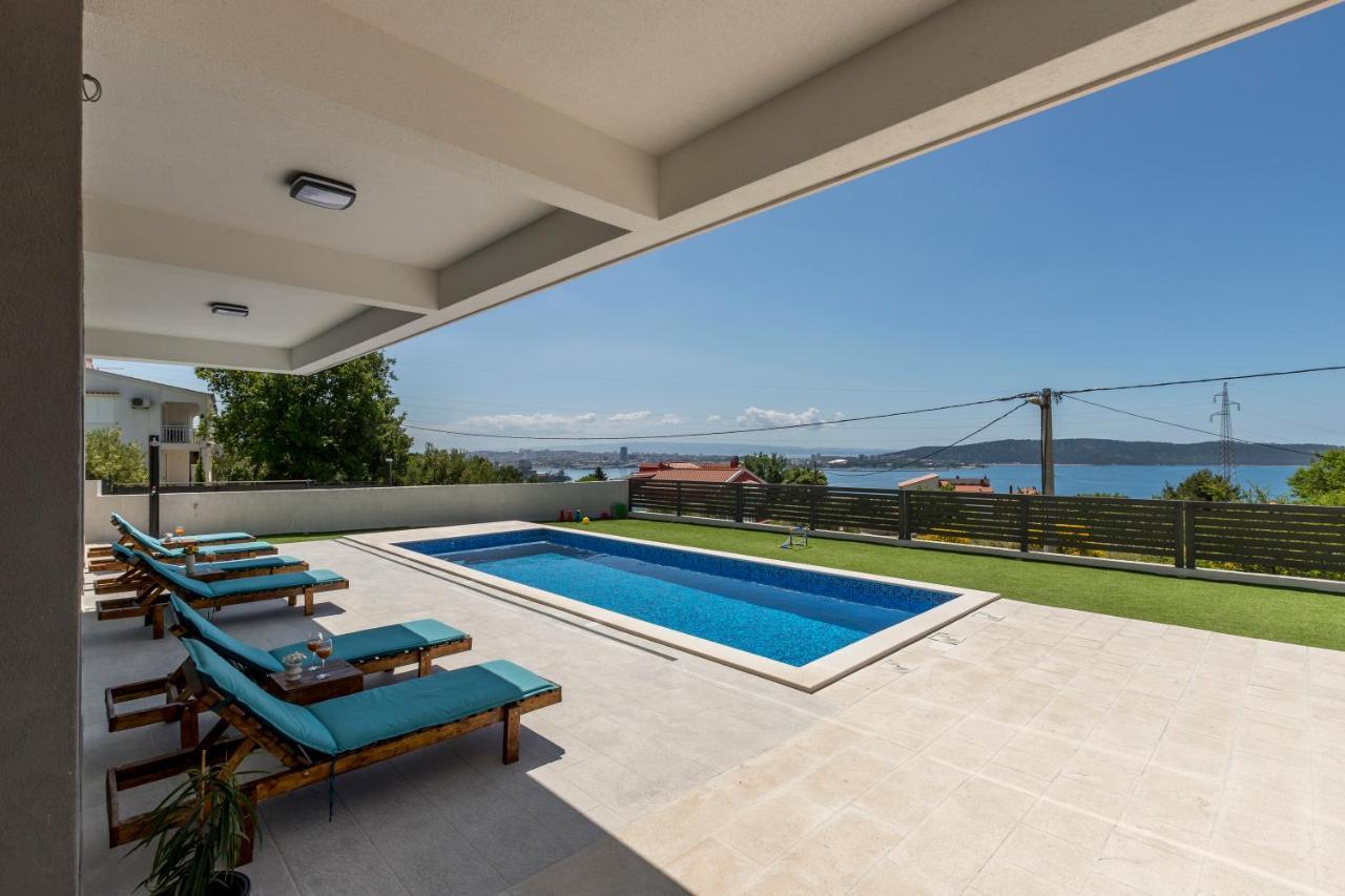 Luxury Villa La Nonna Ana - Heated Pool, Sea View, Near Split Kaštela Екстериор снимка