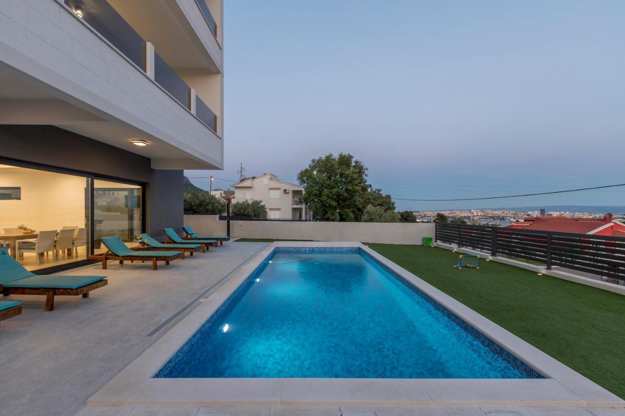 Luxury Villa La Nonna Ana - Heated Pool, Sea View, Near Split Kaštela Екстериор снимка