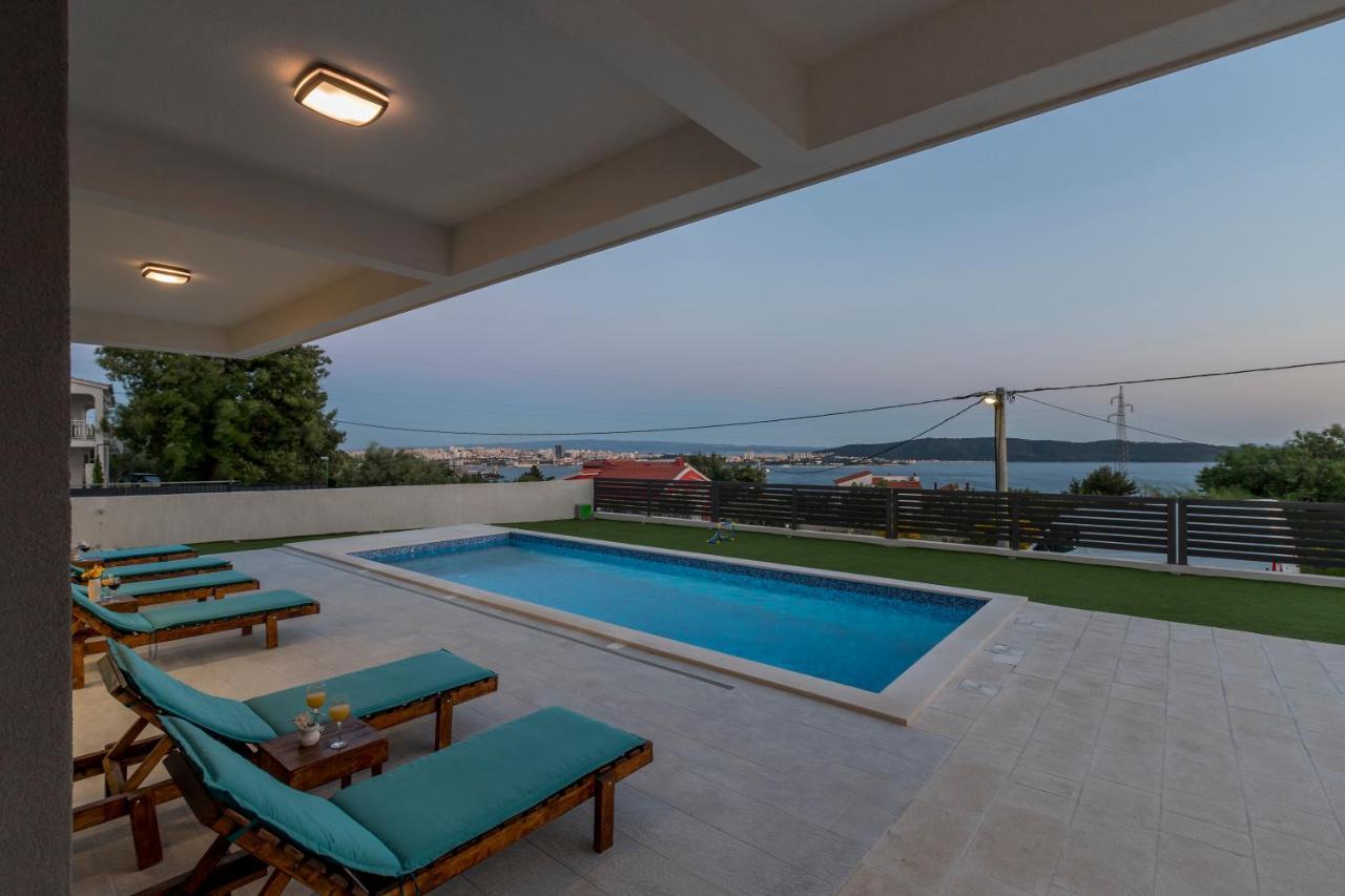 Luxury Villa La Nonna Ana - Heated Pool, Sea View, Near Split Kaštela Екстериор снимка